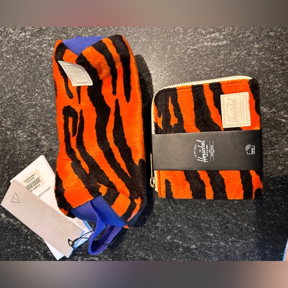 Herschel Supply Company Handbags - Hershel supply company small bag and wallet